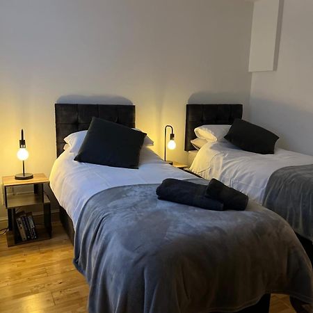 Cozy 1 Bedroom Basement Flat Λονδίνο Εξωτερικό φωτογραφία